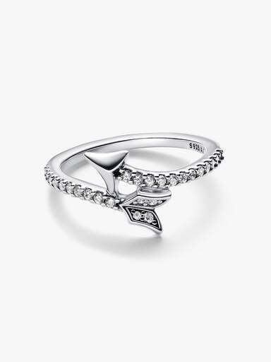 Sparkling Arrow Ring