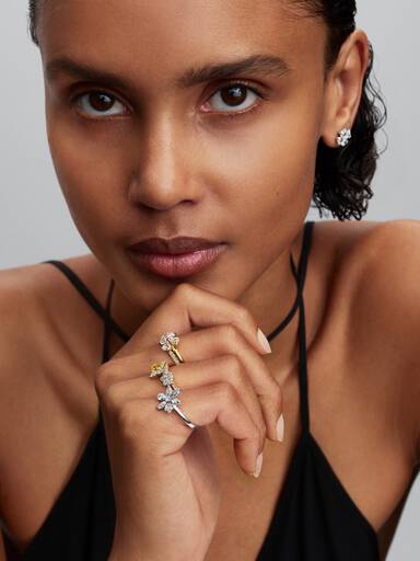 Sparkling Flower Ring