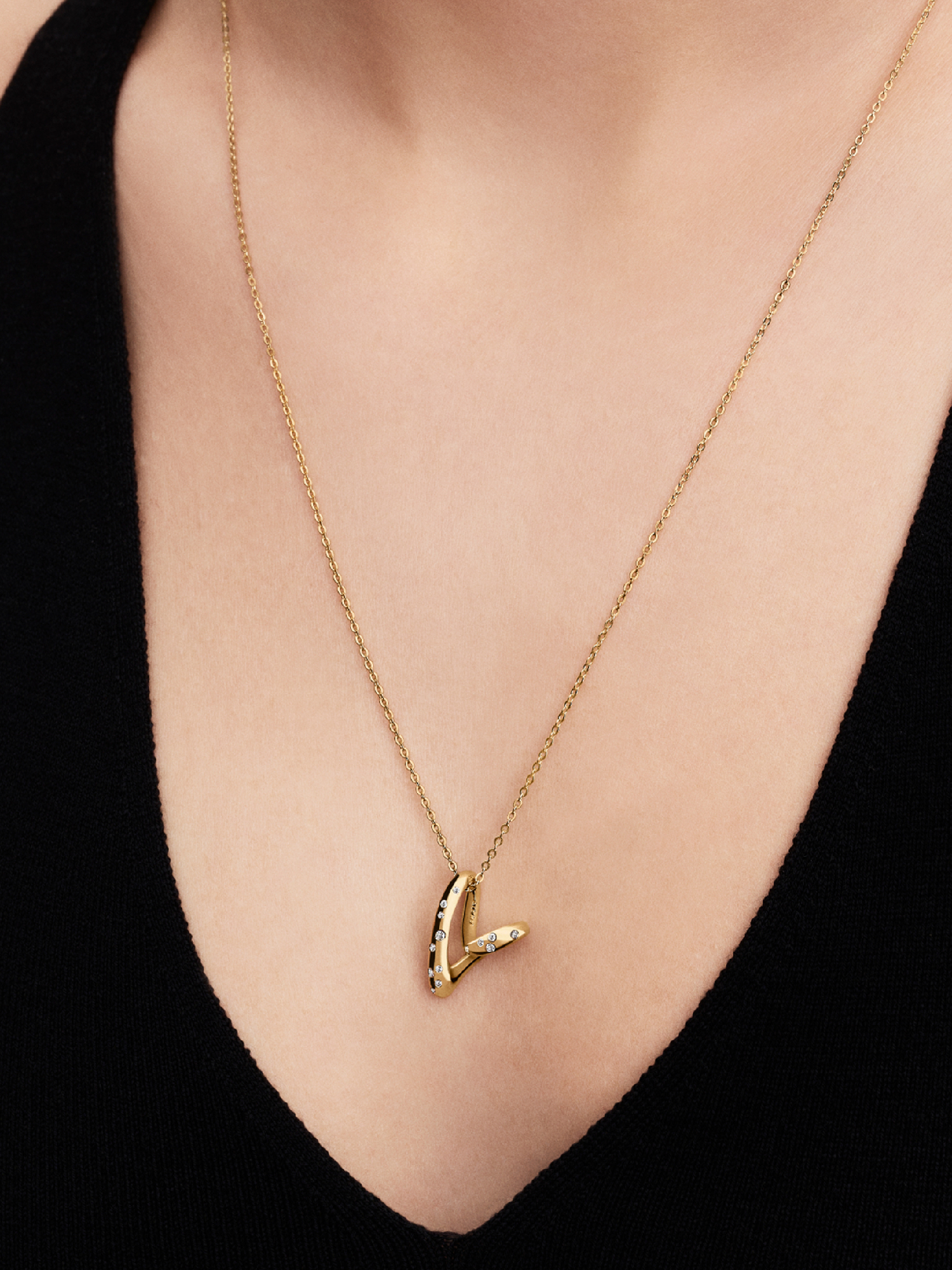 Organically Shaped Stone-Set Heart Pendant Necklace | Gold plated