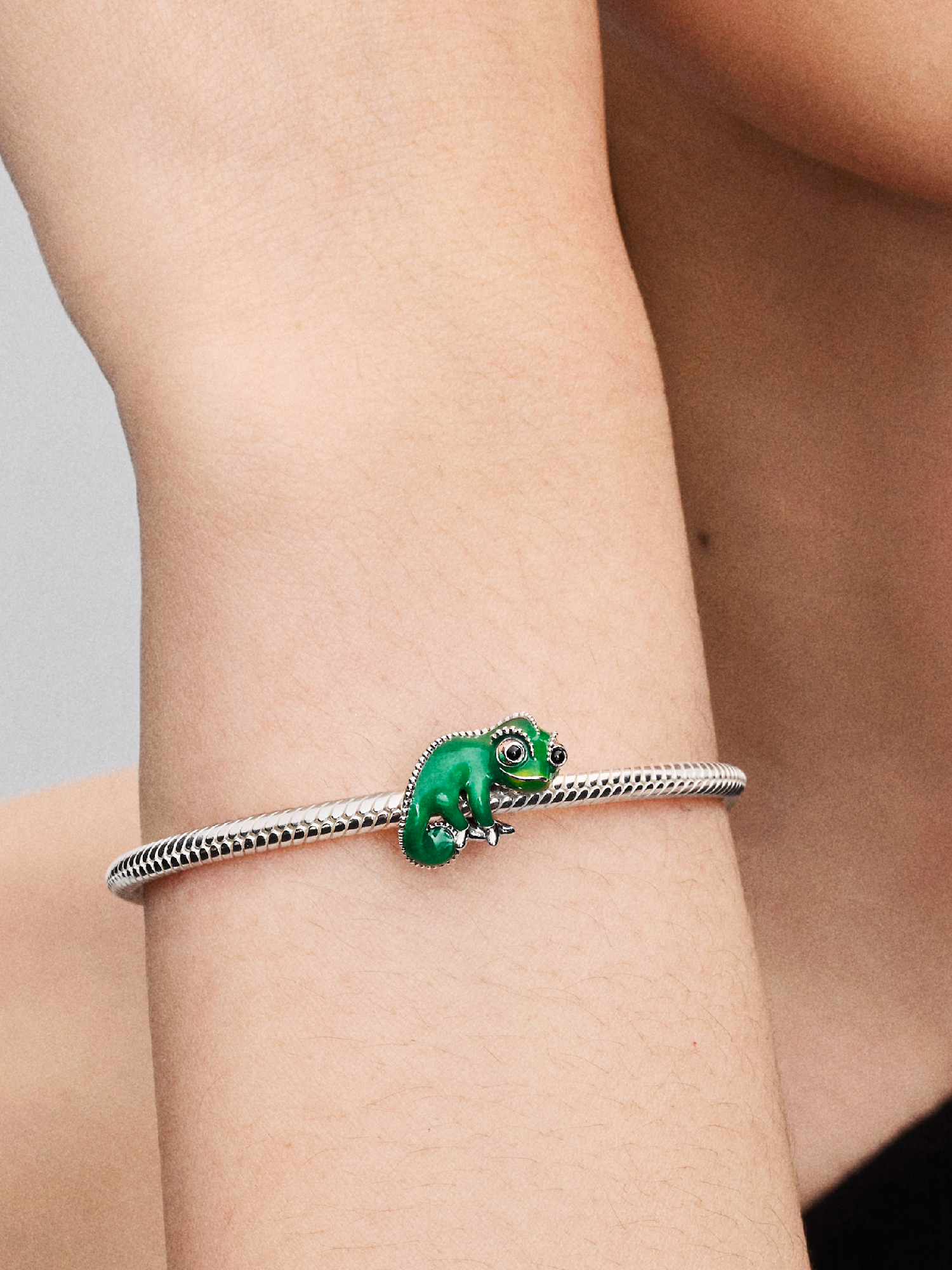 Disney Tangled Pascal Colour-changing Charm