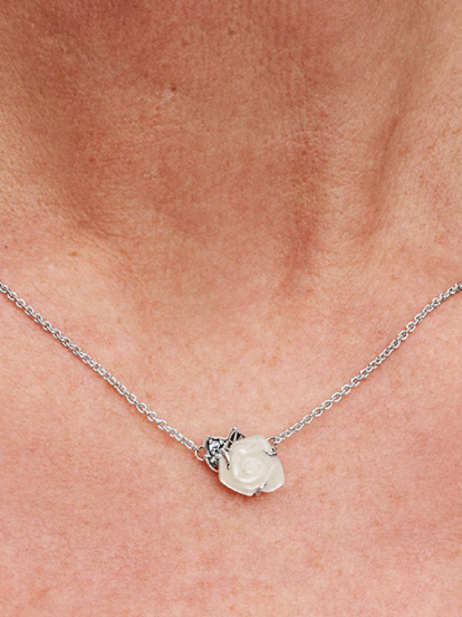 White Rose in Bloom Collier Necklace