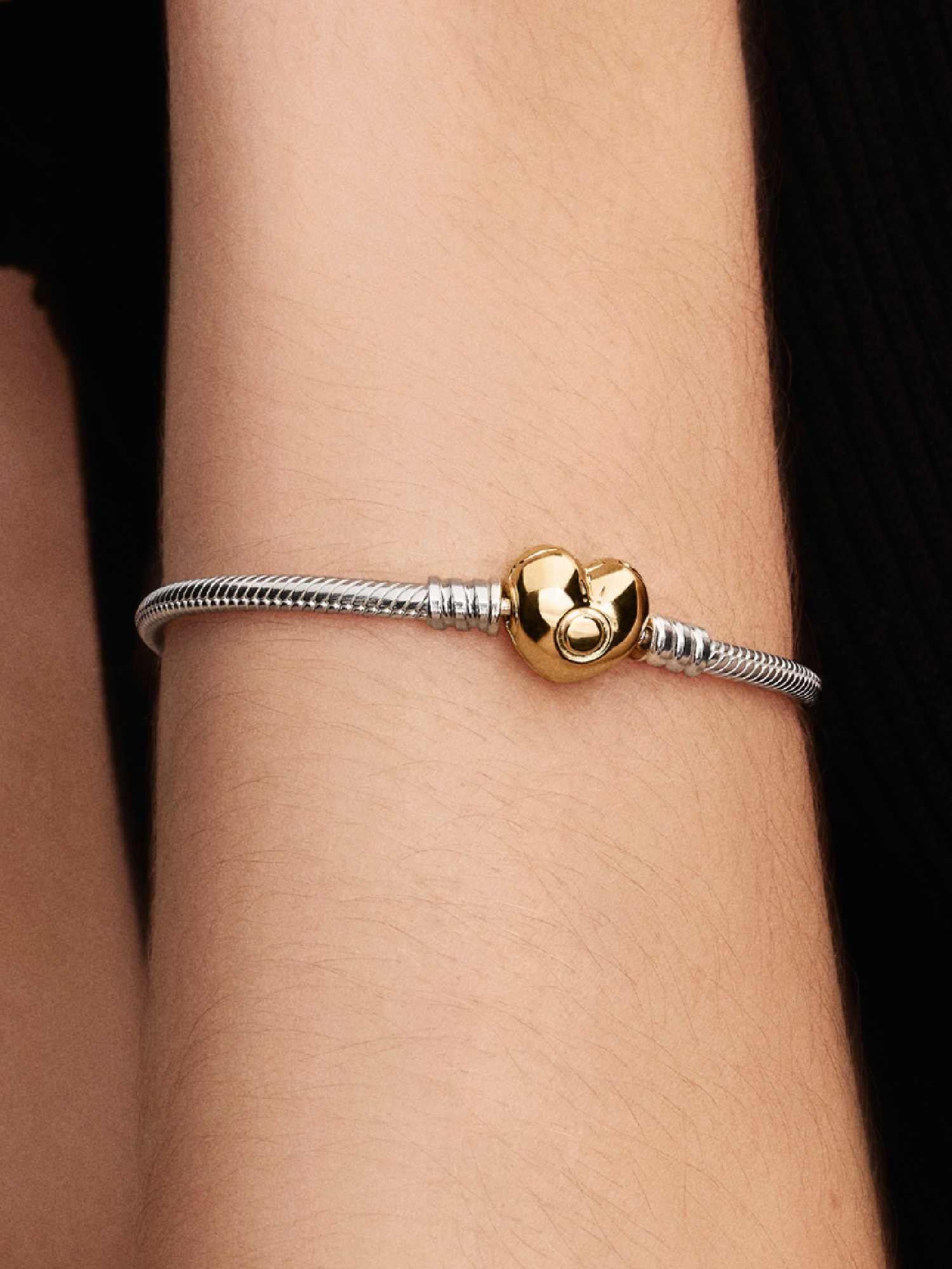 Heart Clasp Snake Chain Bracelet | Two-tone | Pandora UK