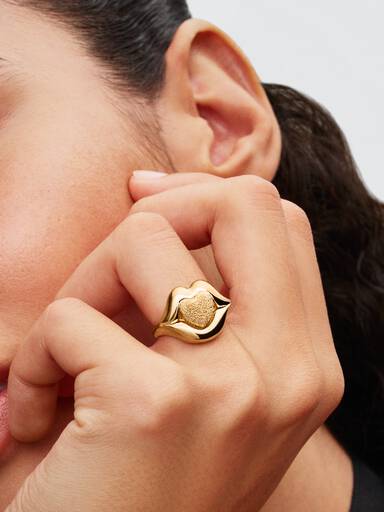 Pat McGrath The Lips of Love Statement Ring