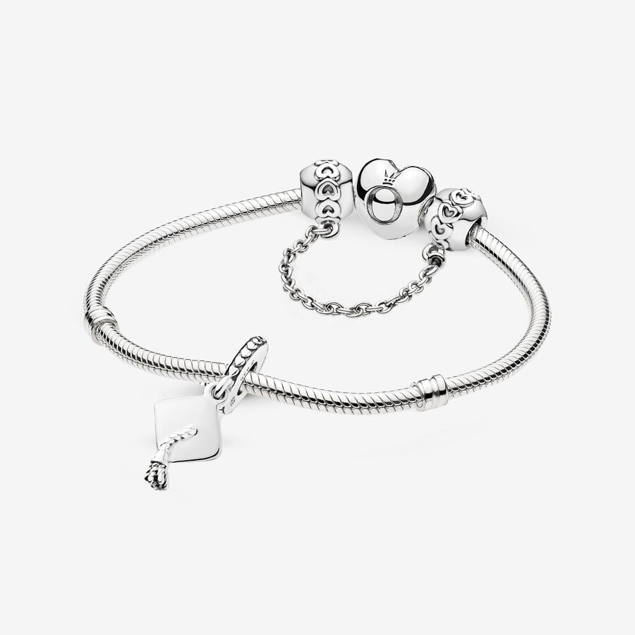 rester her Stuepige Graduation Cap Dangle Charm and Bracelet Gift Set | Pandora UK